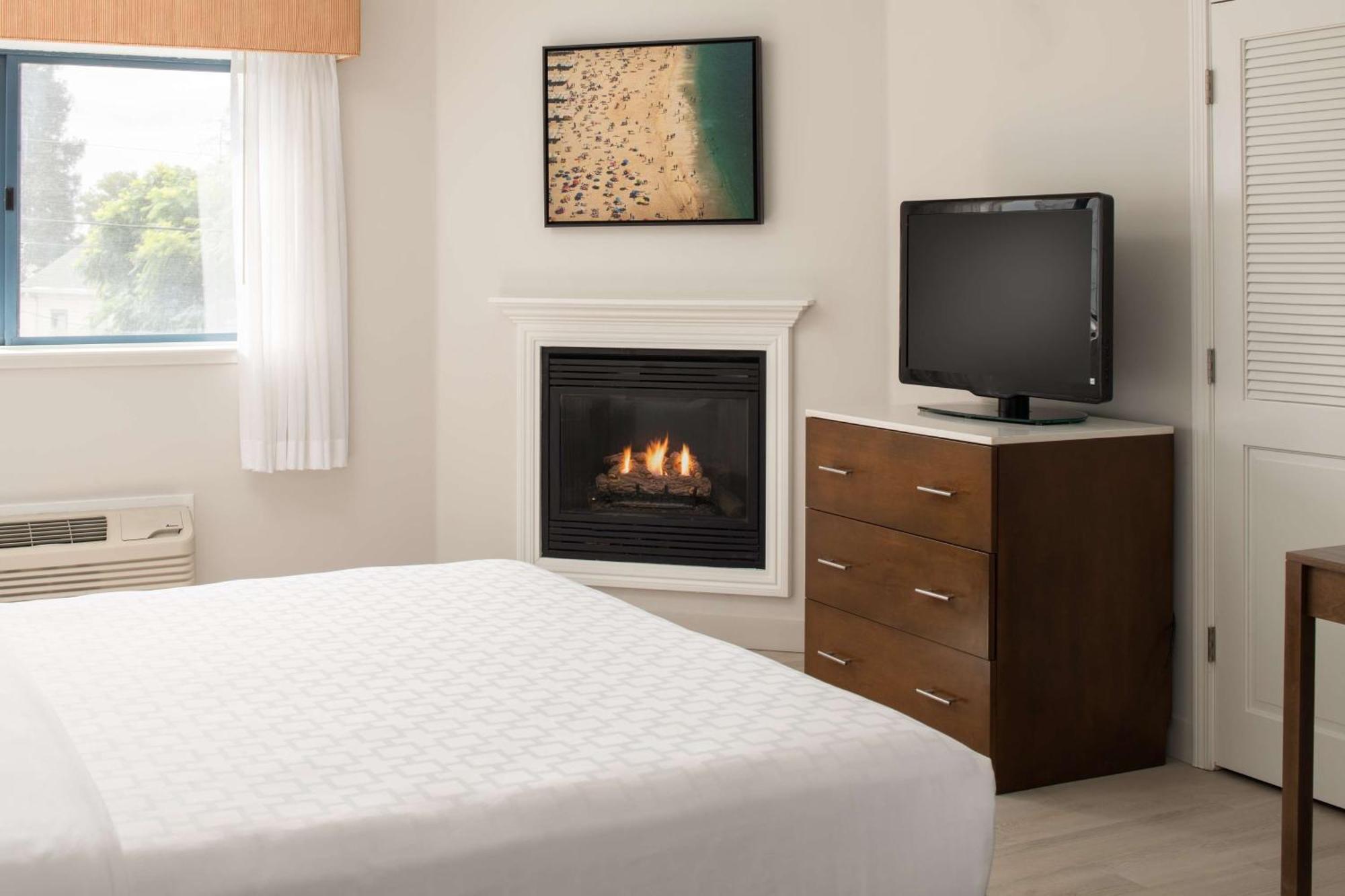 Best Western Plus All Suites Inn Santa Cruz Exterior photo